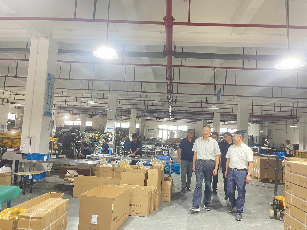 寧波市原副市長張明華，寧波原城管局副局長羅近林等赴索立管業(yè)公司參觀考察